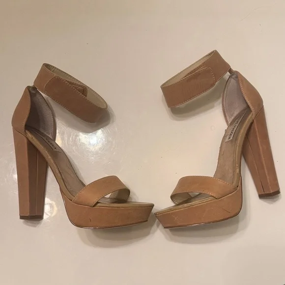 Steve Madden Tan Platform Heels Sandals - Picture 2 of 7